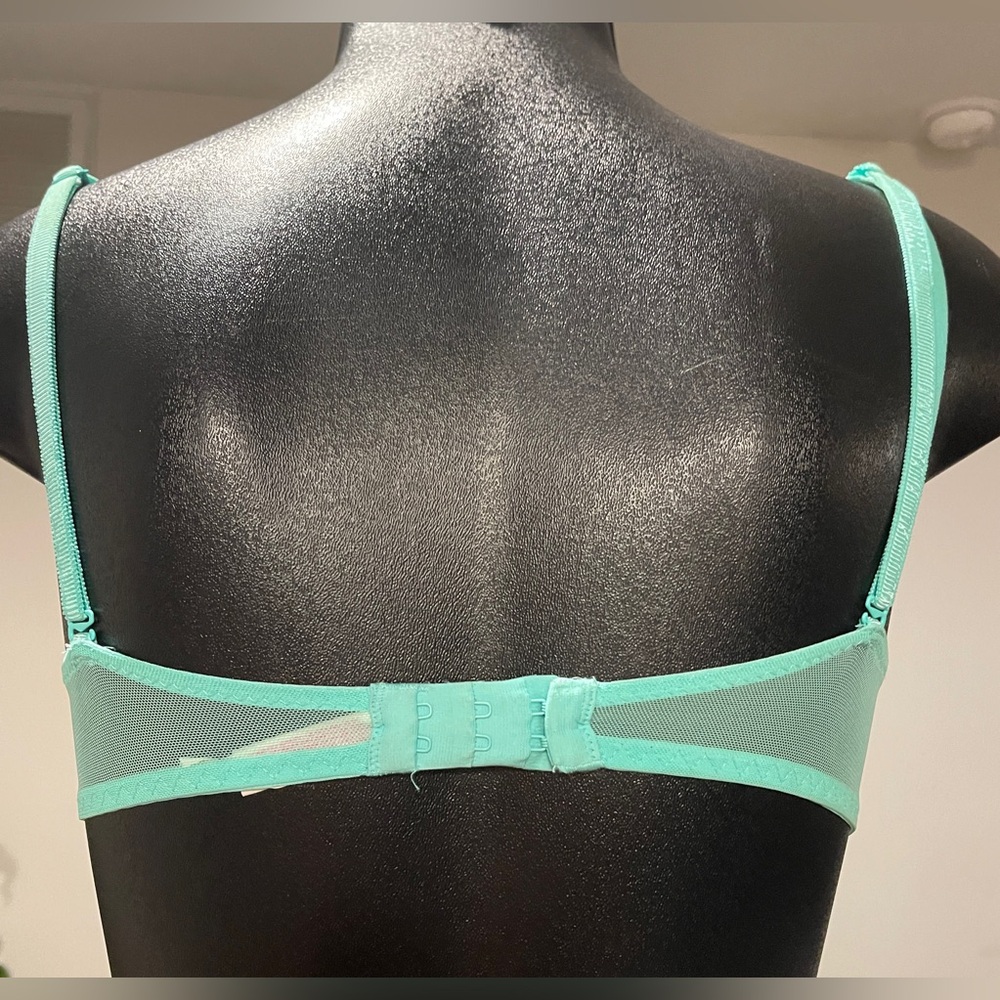 3 Victoria’s Secret/Pink Bra’s, Size 34 C - Picture 4 of 16